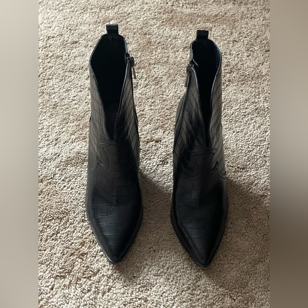 Jessica Simpson black ankle boots in good condition. Size 10